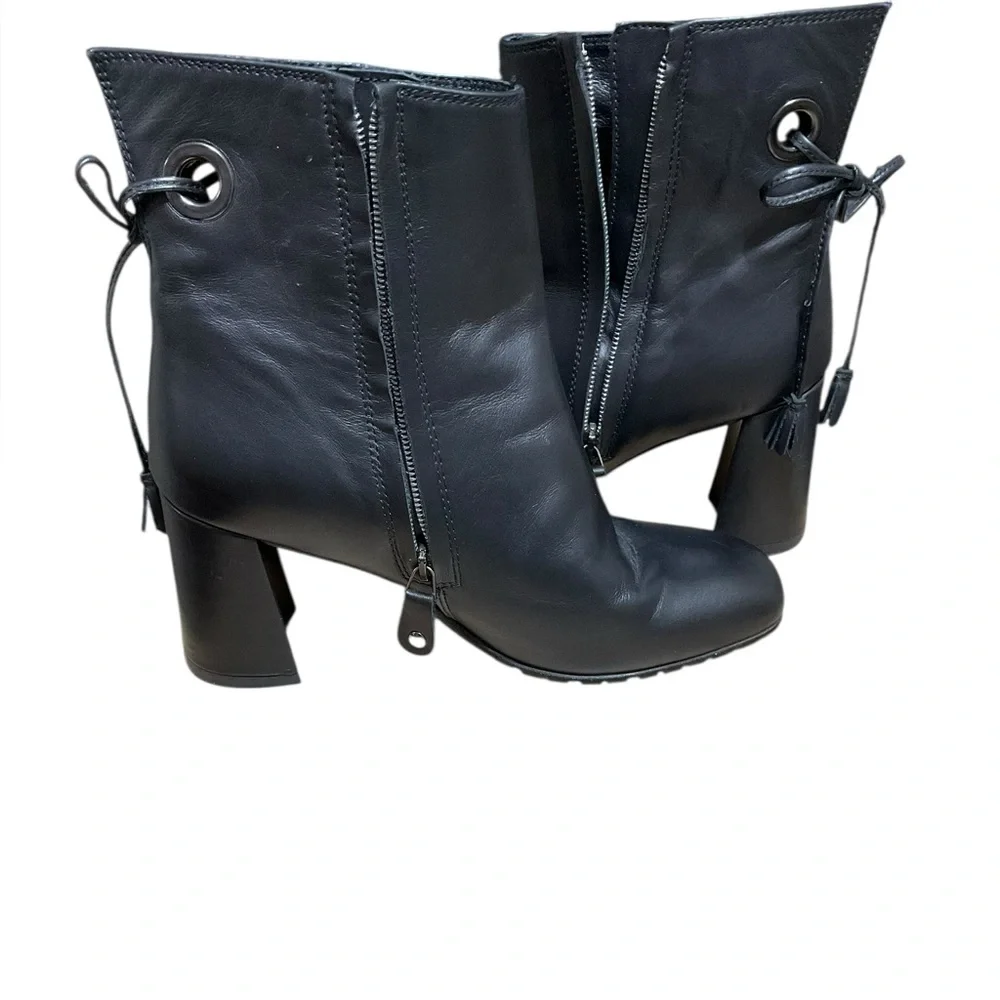 Elena Lachi Ankle Tie Back Ankle boot in Hombre‎ Black Leather. Made In Italy 39
